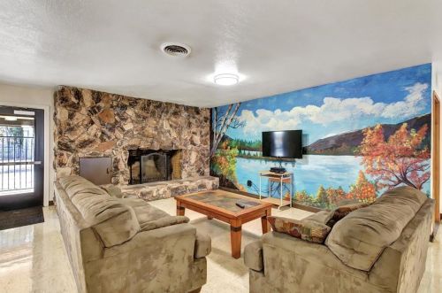 10 Wendy Cir, Grass Valley CA  95945-7037 exterior