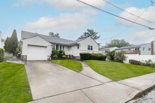 2891 Ewell Pl, North Bellmore, NY 11710-3241