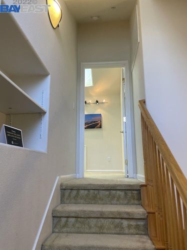 3725 Whitworth Dr, Pleasanton CA  94568-1377 exterior