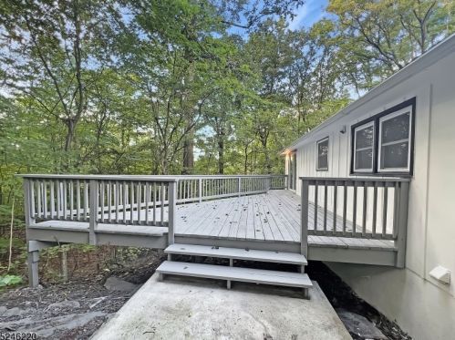 15 Glen Dr, Wantage NJ  07461-4801 exterior