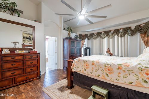 1064 Palomino Crk Dr, Gilbert AZ 85296-3727 exterior