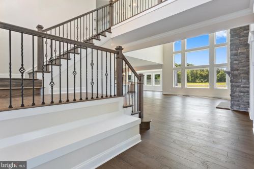 12850 Snowbird Ct, Lovettsville, VA 20180-2789
