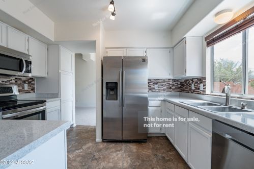 3735 Sunglade Dr, Tucson, AZ 85742-1133