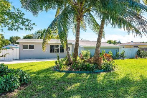 2686 Palmarita Rd, West Palm Beach, FL 33406-5137