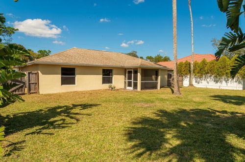 2389 Wynnewood St, Fort Pierce, FL 34953-2440