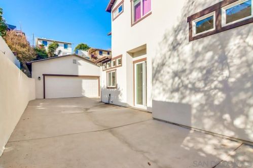 3160 Goldfinch St, San Diego CA 92103-2965 exterior