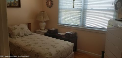 322 Dupont Ave, Pelican Island NJ  08751-2526 exterior