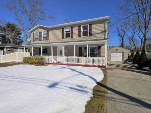 181 Avenue C, Holbrook, NY 11741-1457