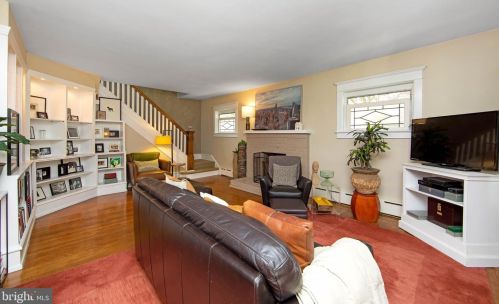 306 10th Ave, Haddon Heights, NJ 08035-1836