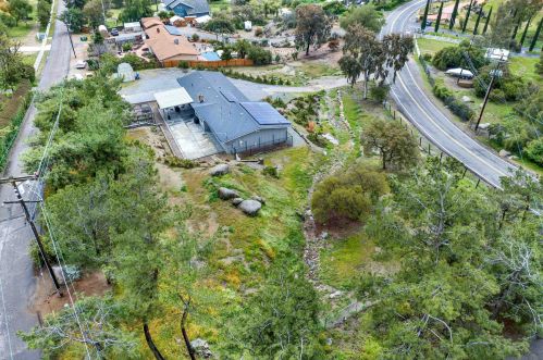 2855 Victoria Dr, Alpine CA  91901-3669 exterior