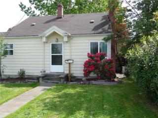 711 5th St, Puyallup, WA 98371-6836