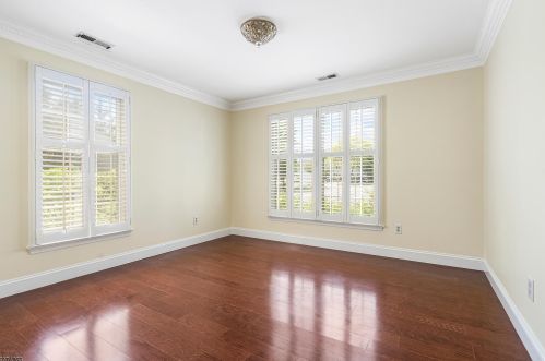 279 Kingbird Ct, Three Bridges NJ  08887-2129 exterior