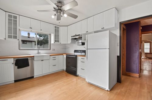 976 58, Milwaukee WI 53214-3367 exterior