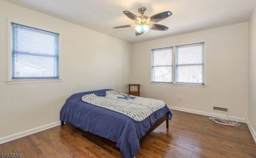 38 Cross Rd, Greystone Park NJ 07950-3207 exterior