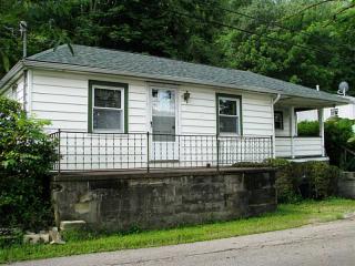 235 Ray St, North Huntingdon, PA 15642-8015