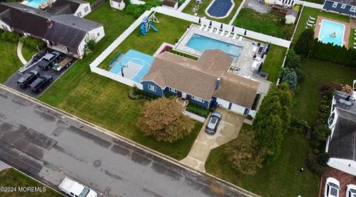 16 Girard Ave, West Long Branch, NJ 07764-1221