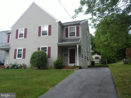 310 Bradford Ave, Downingtown, PA 19335-2813