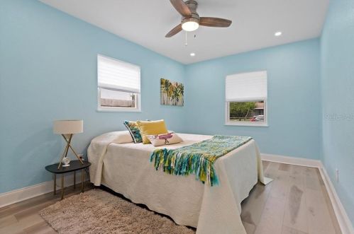 5210 20th Ave, Saint Petersburg FL  33707-4908 exterior