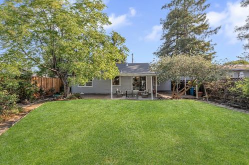 1120 Oliver St, Redwood City, CA 94061-2135