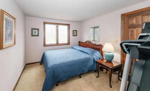 12427 Golf Dr, Thiensville WI  53092-2462 exterior