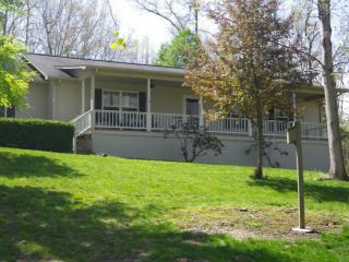 111 Castle Cir, Crossville, TN 38555-6863