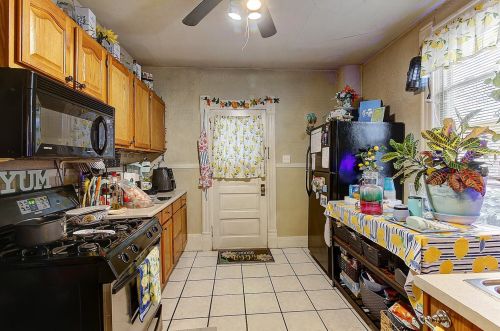 1708 Belleview Pl, Milwaukee, WI 53211-3959