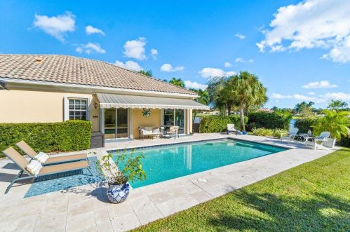 8222 Dominica Pl, West Palm Beach, FL 33414-6455