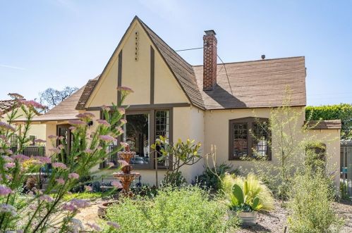 2111 Eucalyptus Ave, Long Beach CA  90806-4518 exterior
