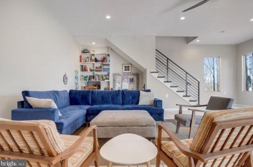 39744 Mount Gilead Rd, Leesburg VA 20175-6712 exterior