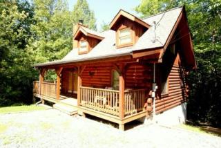 624 Mountain Dr, Gatlinburg, TN 37738-5469