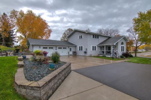 802 Ivy St, Bloomer, WI 54724-1438
