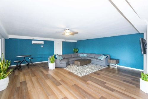 1021 Scott St, San Diego CA 92106-3048 exterior