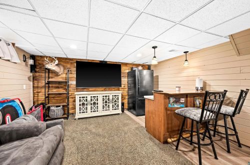 4230 Dodge St, Duluth MN  55804-1448 exterior