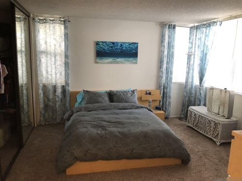 1473 Chalcedony St, San Diego CA 92109-2107 exterior