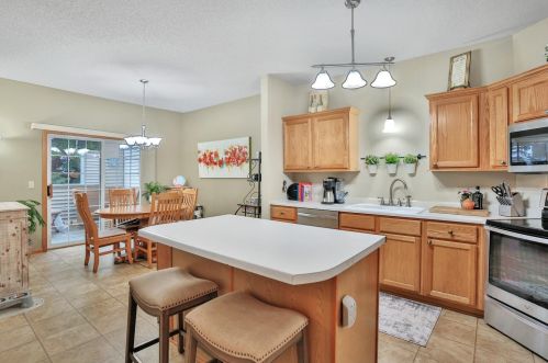 408 Hickory Ln, Saint Paul, MN 55128-7037