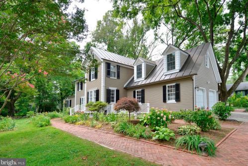 100 Colonial Hwy, Hamilton VA  20158-9012 exterior