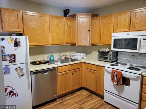 30 13th St, Minnetrista, MN 55387