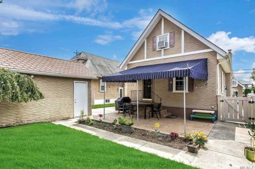 39 Beverly Ave, Floral Park NY  11001-3253 exterior