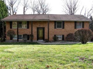 121 Edgewood Dr, Canonsburg, PA 15317-3358