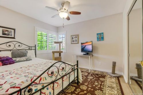 372 Turin St, Calabasas CA  91377-5527 exterior