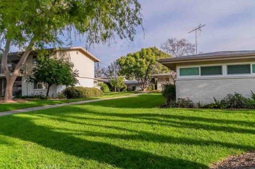 24 Center St, Redlands CA  92373-8102 exterior