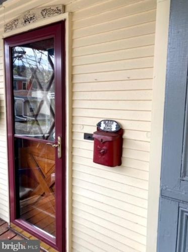 401 Chestnut St, Ashland PA  17921-1322 exterior