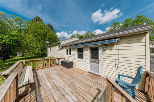 2404 River Rd, Waterford WI  53185-5071 exterior
