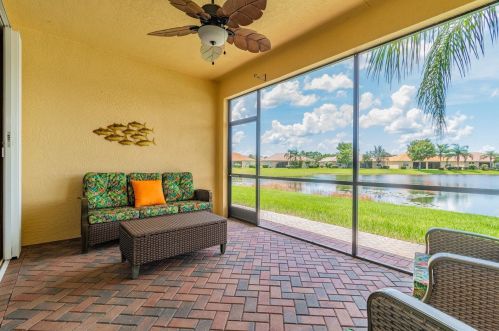 16143 Amethyst Key Dr, Wimauma FL  33598-4027 exterior