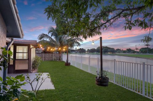 5171 Brian Blvd, Boynton Beach, FL 33472-1261
