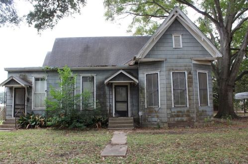 210 Caney St, Dinsmore, TX 77488-5037