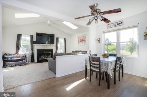 1 Glacier Ct, Bear DE  19701-1779 exterior