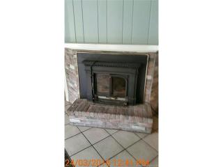 15 Woodbine Rd, New Haven, CT 06525-1619