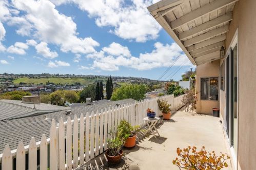 4808 Vanderhill Rd, Torrance CA  90505-4340 exterior