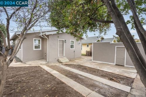 420 8th St, West Pittsburg CA  94565-2632 exterior